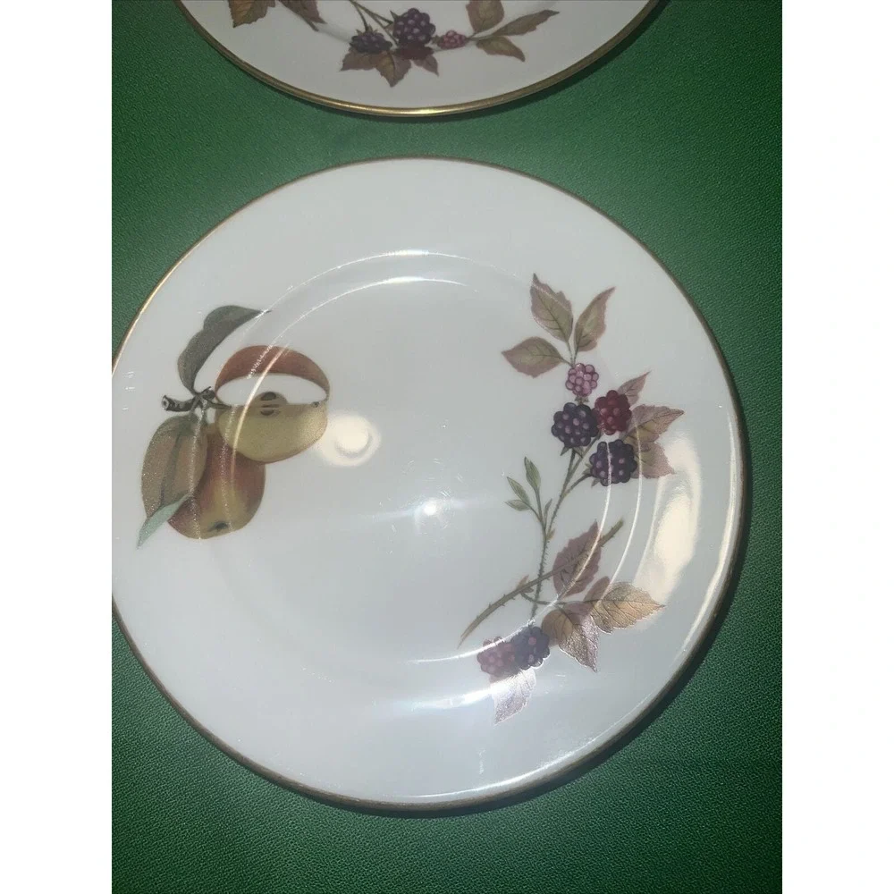 Vintage Royal Worcester EVESHAM GOLD 6.5